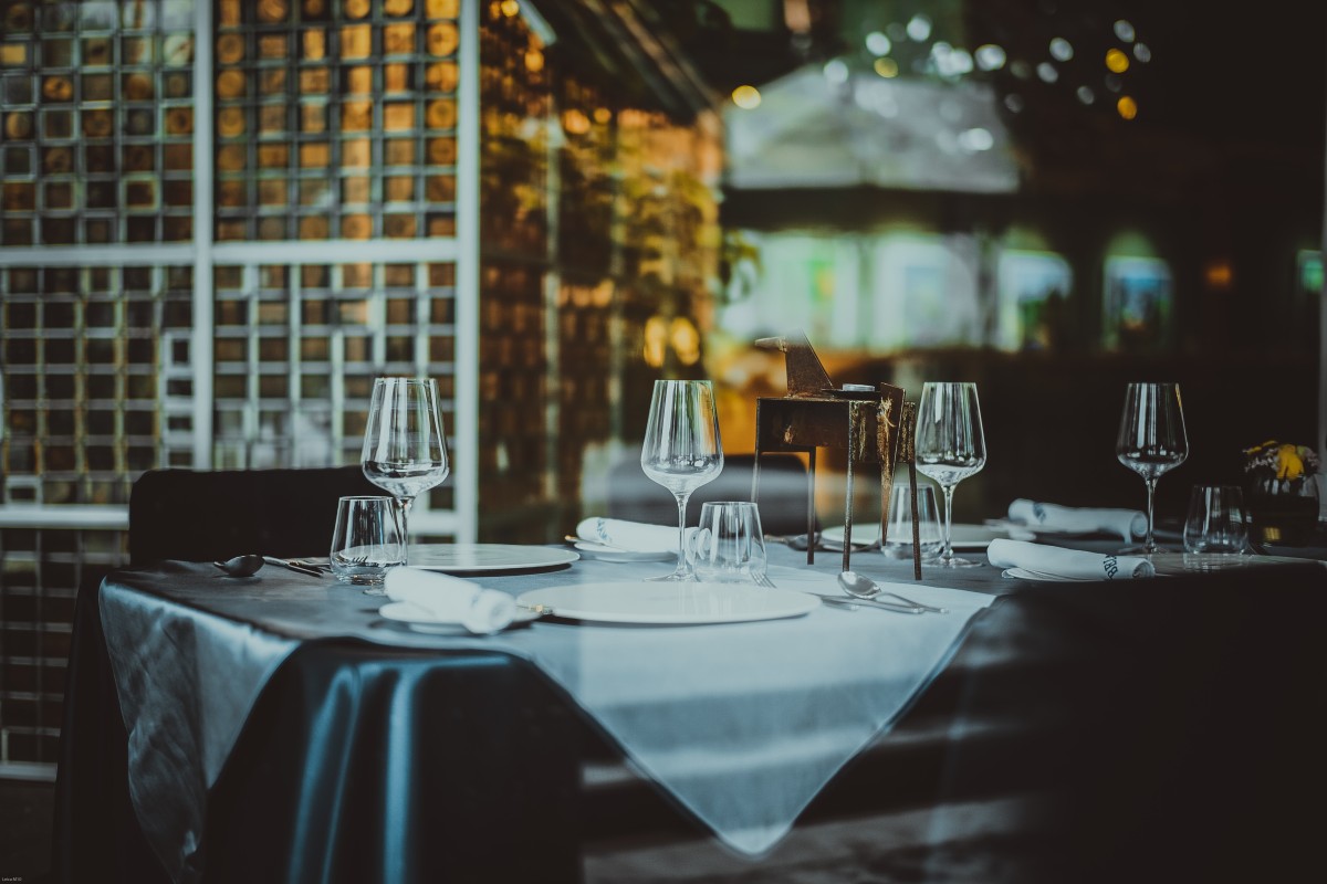 Rendas em atraso nos restaurantes e hotéis a fechar... os efeitos da pandemia na economia real