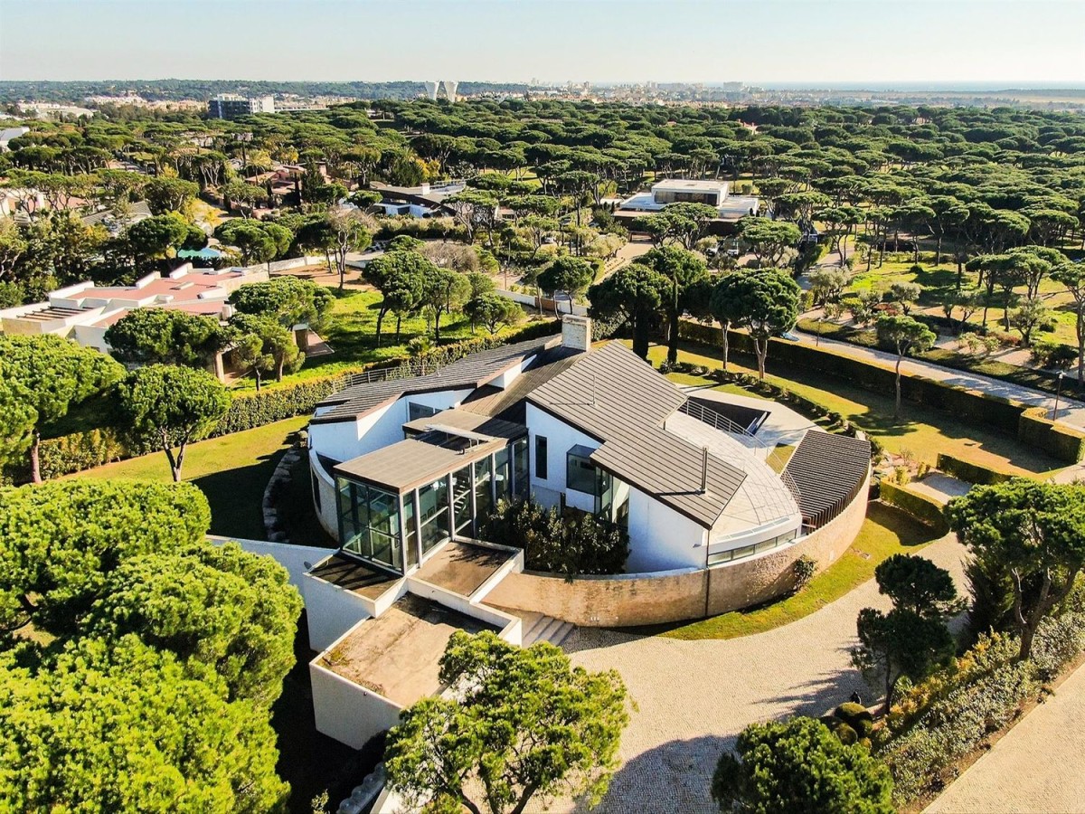 Una villa in stile contemporaneo in vendita in Algarve