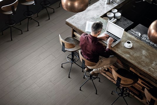 Azulejos, sim ou não? Dicas de utilização e tendências para decorar a casa com cerâmica