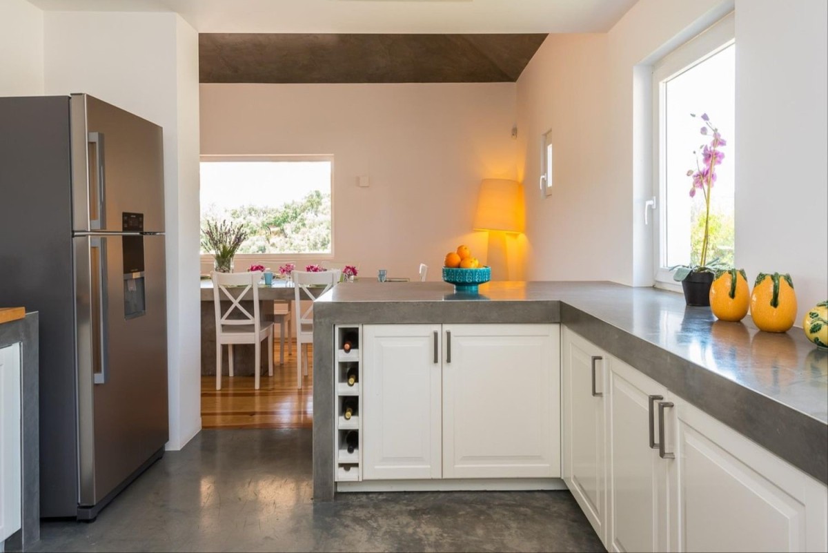 La cucina è aperta e moderna La cucina è aperta e moderna