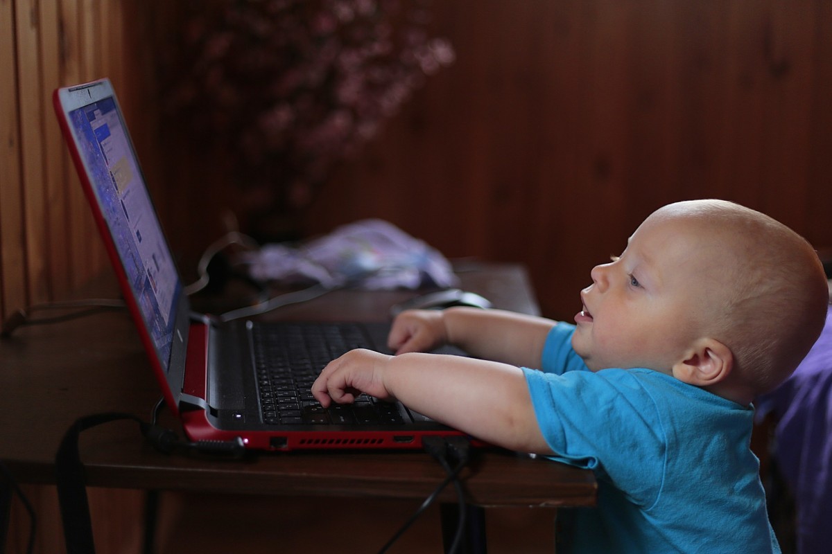 Apoio aos pais em teletrabalho: as datas em que as empresas têm de entregar os pedidos