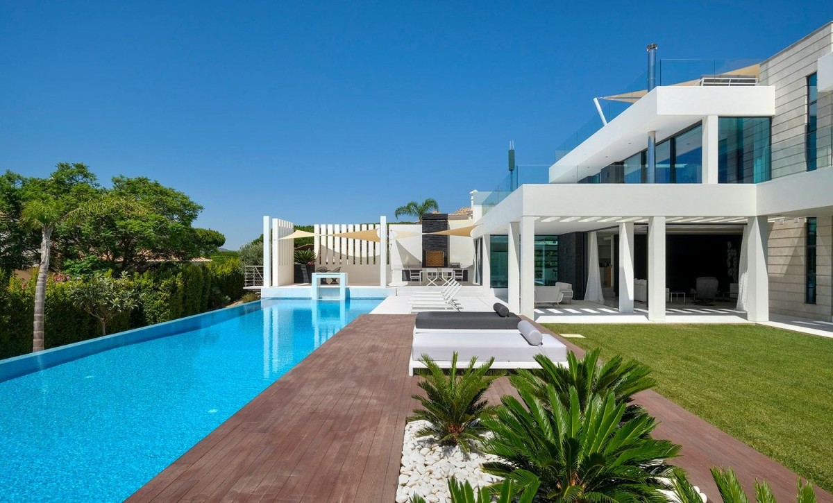 This luxury villa is for sale in the Algarve