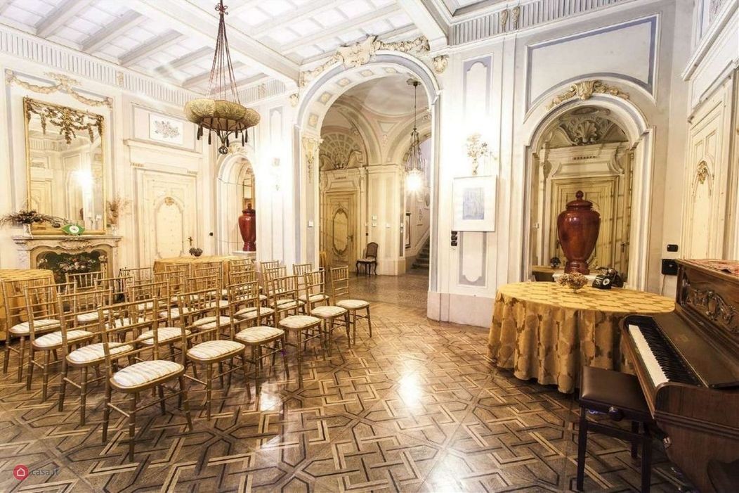 Este maravilhoso casarão (que é uma joia da cultura italiana) está à venda por 3 milhões
