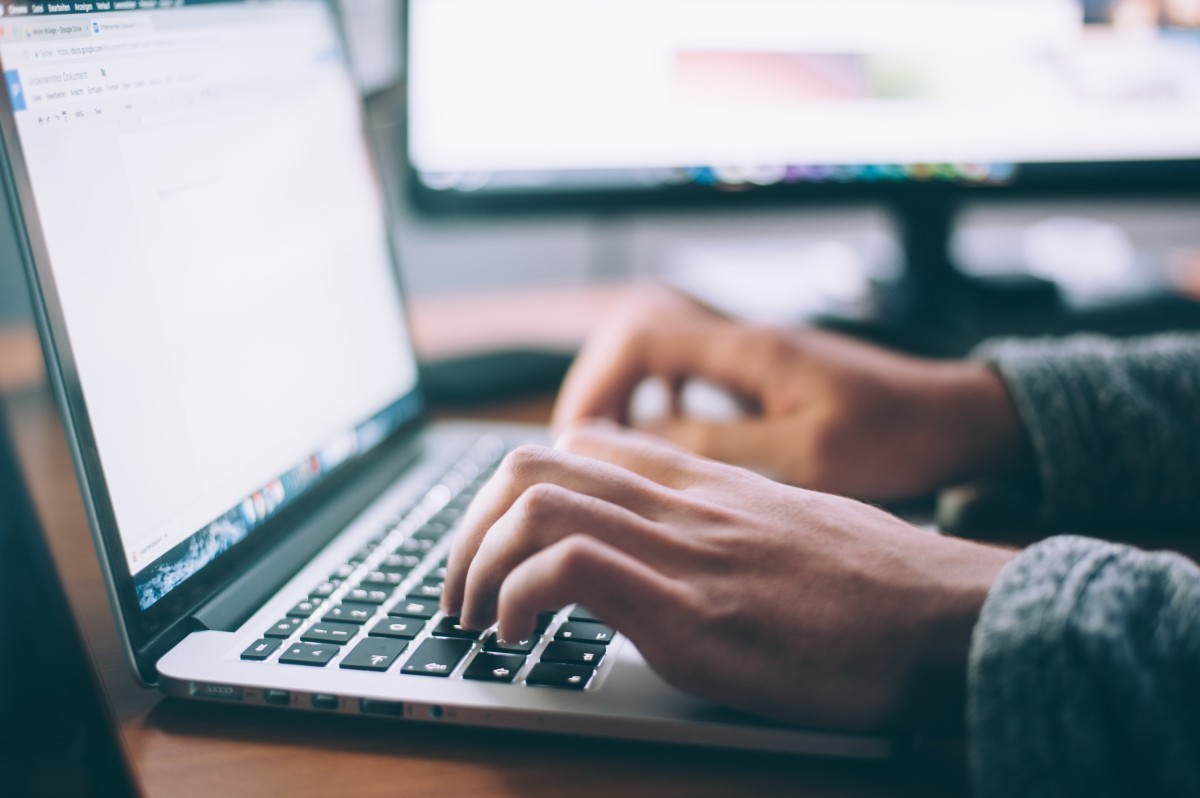 Serviço universal de internet em banda larga a preços acessíveis - o diploma à lupa