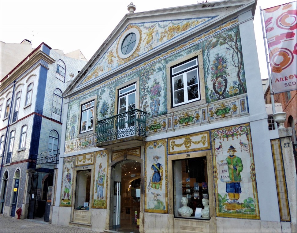 Viúva Lamego fecha loja histórica no Intendente, em Lisboa - onde os azulejos serviam de publicidade