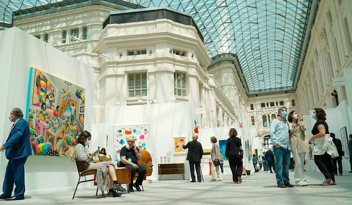 Assim é o ART Madrid: feira de arte contemporânea brilha no Palácio de Cibeles