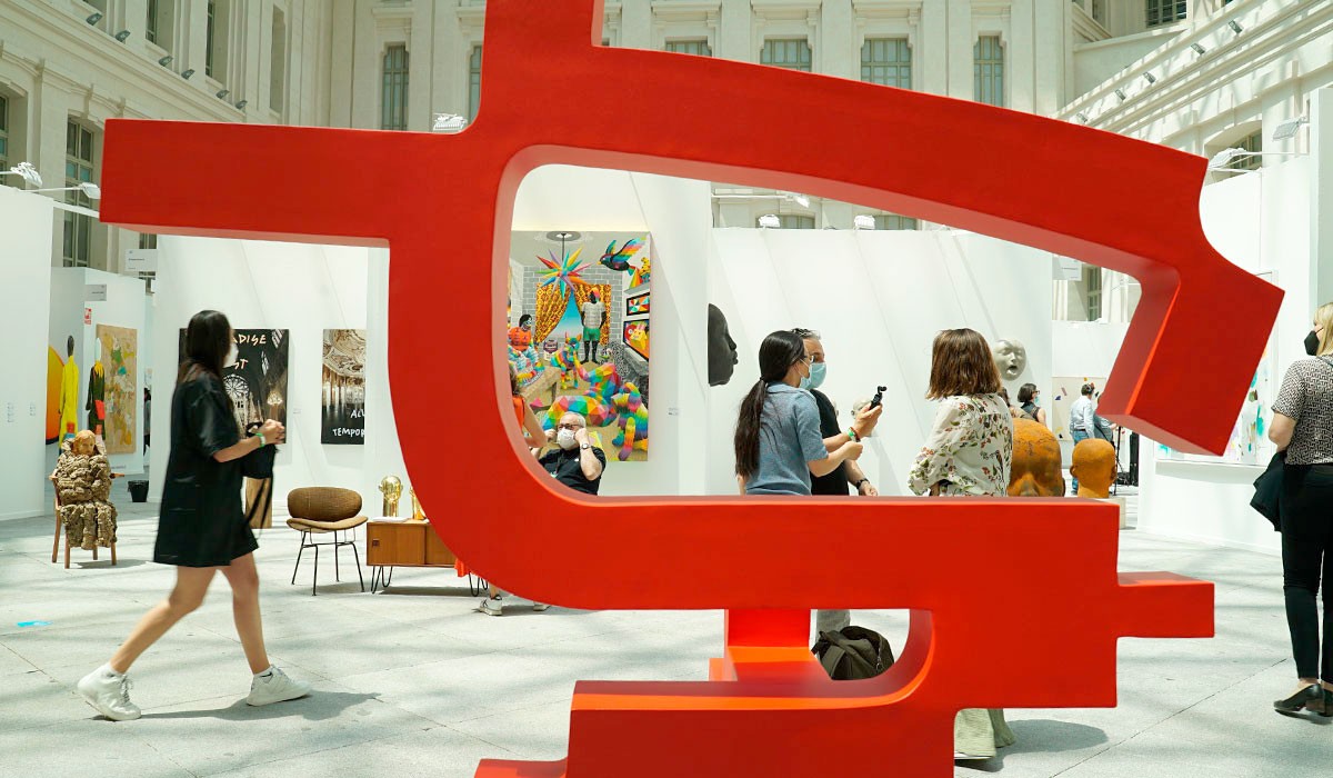 Assim é o ART Madrid: feira de arte contemporânea brilha no Palácio de Cibeles