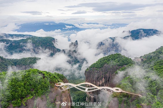 Assim é a incrível ponte Ruyi na China: perfeita para corajosos e amantes da arquitetura impossível