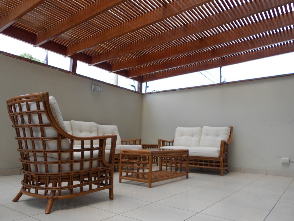 Toldo ou pérgula: qual é a melhor opção para os dias de sol e calor