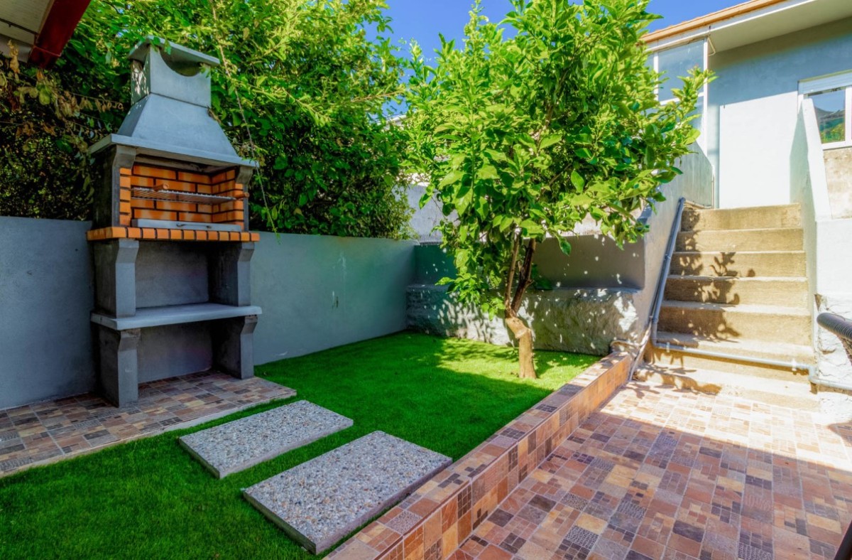typical_pilar_with_terrace_by_homing