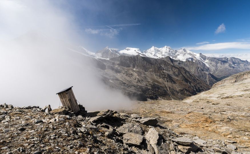 Casas de banho públicas nos Alpes suíços