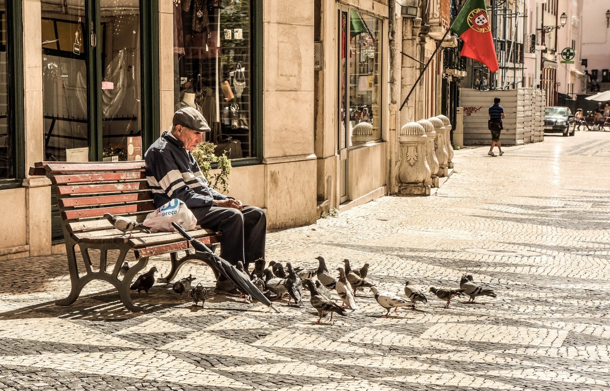 Portugal ficou mais velho, teve menos filhos e cresceu menos em 2020 que em 2019