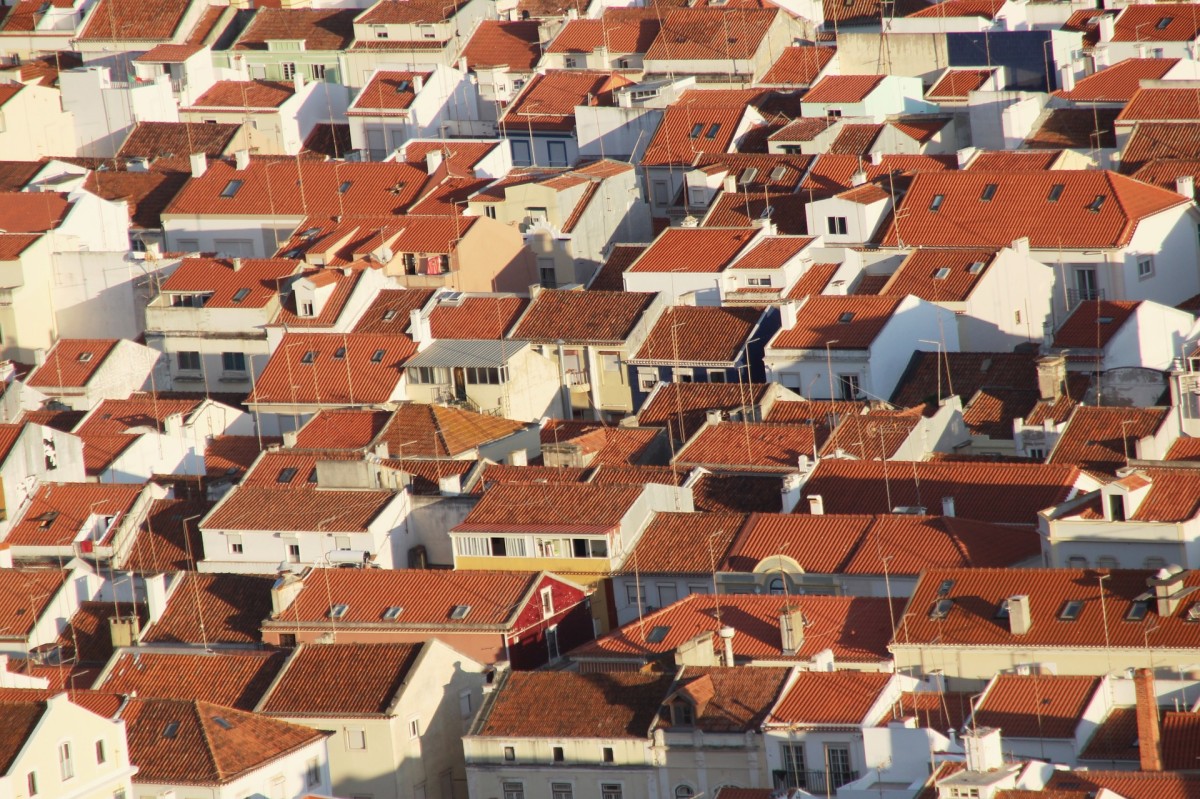 Venda de casas e crédito à habitação ao rubro em tempos de pandemia “à boleia” dos estrangeiros