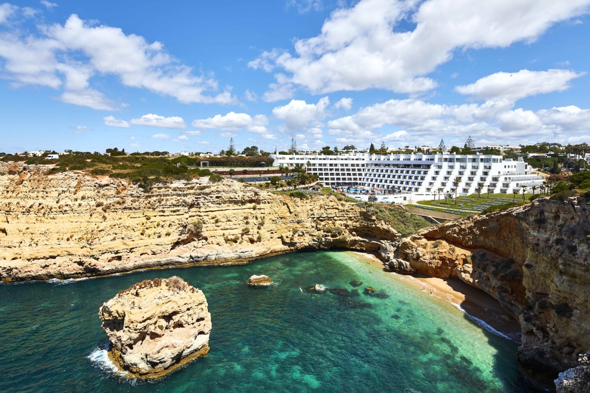 Tivoli carvoeiro vendido