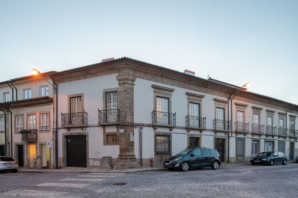 Casa na Praça Mouzinho de Albuquerque 