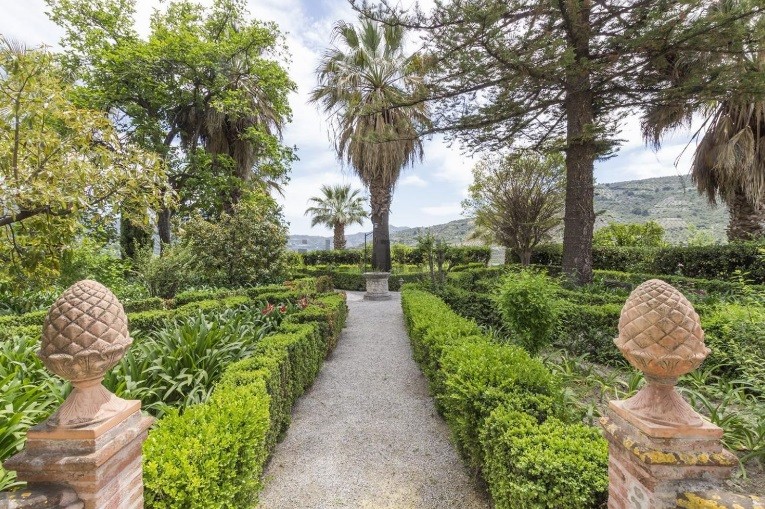 caseron_granada_jardines