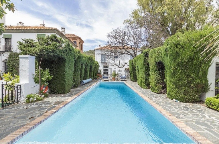caseron_granada_piscina