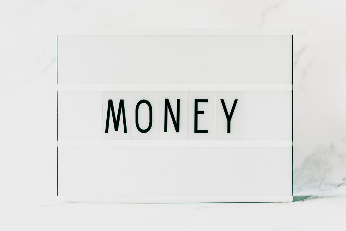 Poupar? 4 passos para ter mais dinheiro e atingir o sucesso financeiro