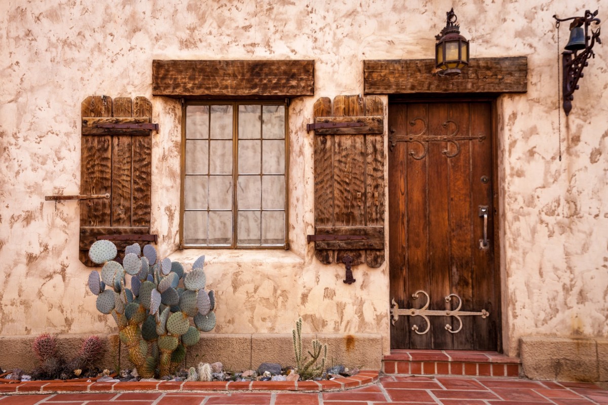 Como escolher e decorar a porta de entrada de casa