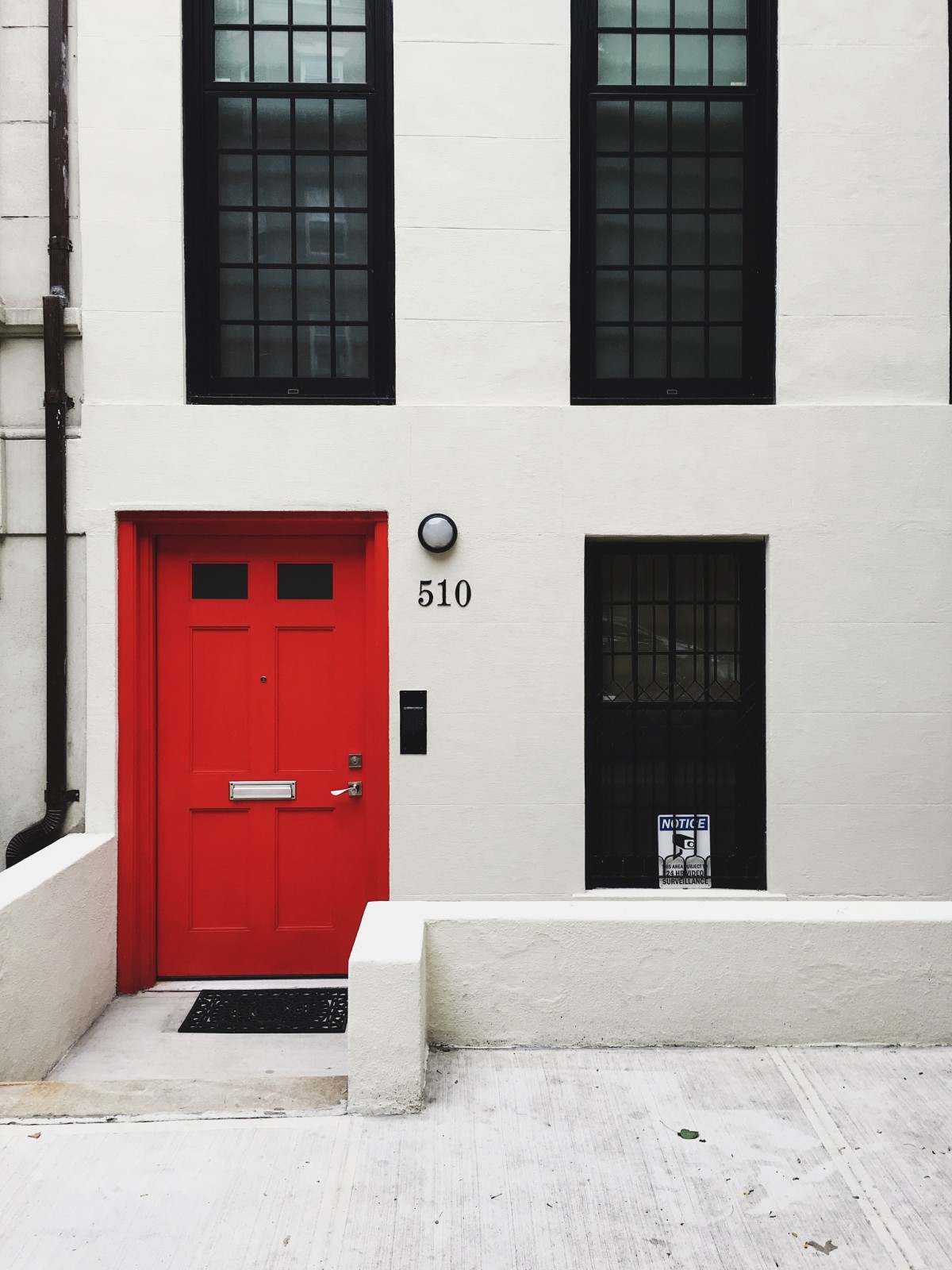 Como escolher e decorar a porta de entrada de casa