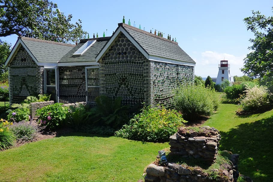 Casas feita com garrafas