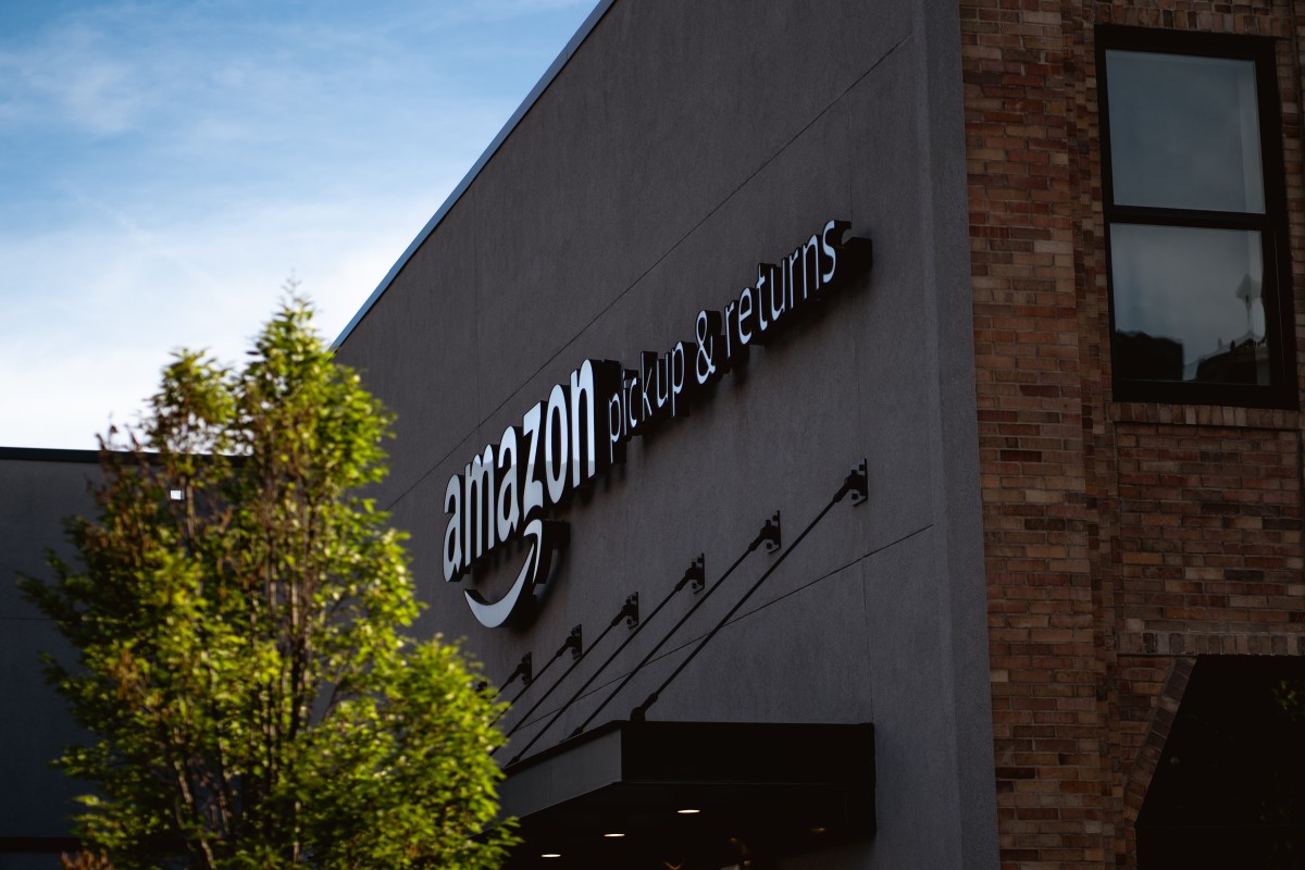 Trabalhadores da Amazon só regressam aos escritórios em janeiro de 2022
