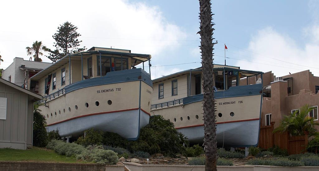 Casas feita com barcos