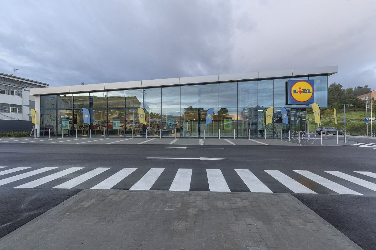 Lidl à procura de imóveis em "localizações estratégicas" no país