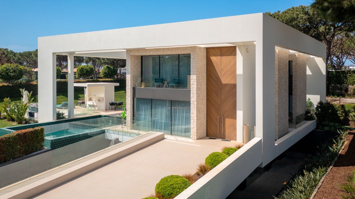 Una villa contemporanea nel resort Quinta do Lago