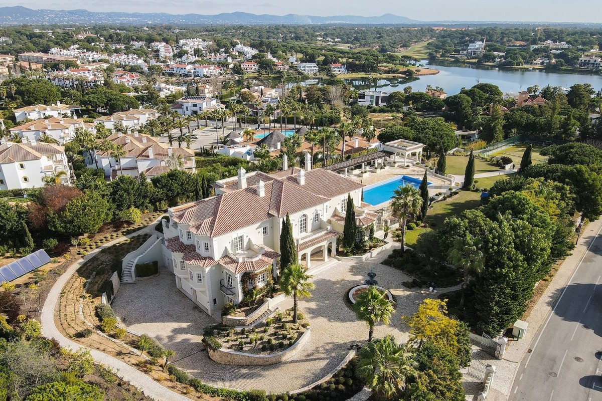 Mansion for sale in the Quinta do Lago Resort