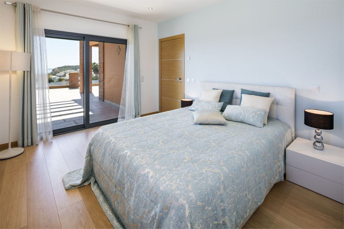 Una delle spaziose camere da letto
