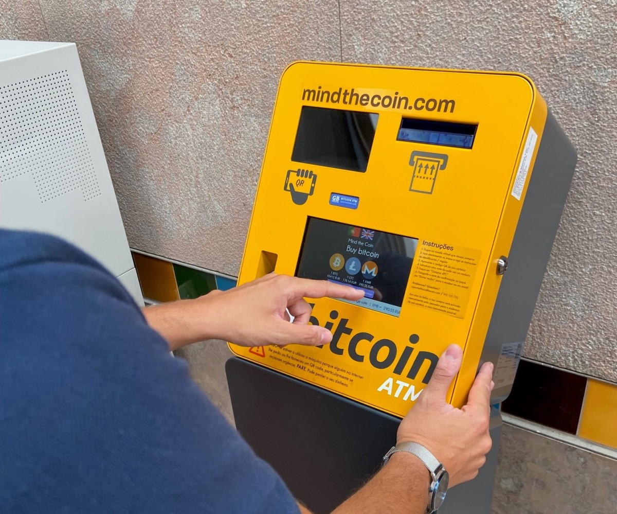 Levantar dinheiro num ATM em criptomoedas - no Forum Algarve já se pode