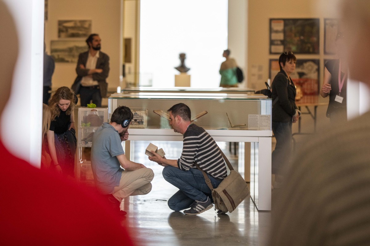 Mercado da arte começa a abraçar artistas neurodiversos, mas ainda há muitas barreiras
