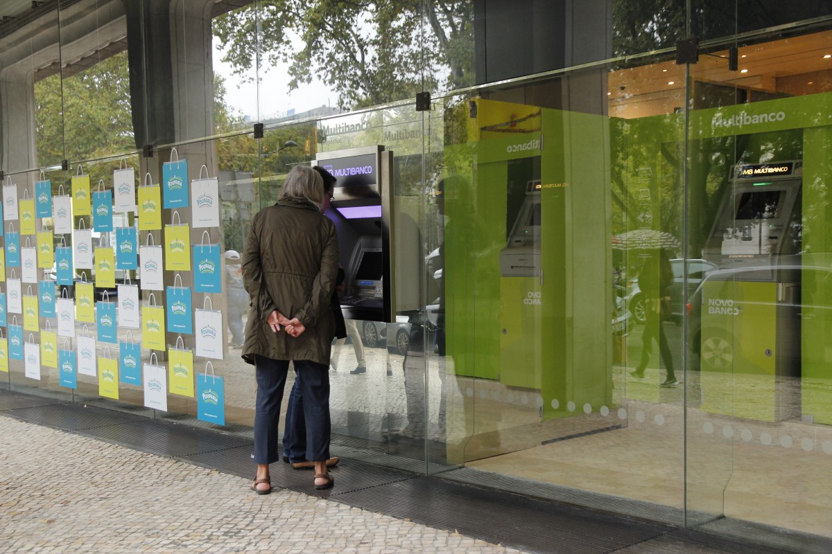 Carteiras de crédito malparado do Novo Banco e da CGD mudam de mãos em outubro