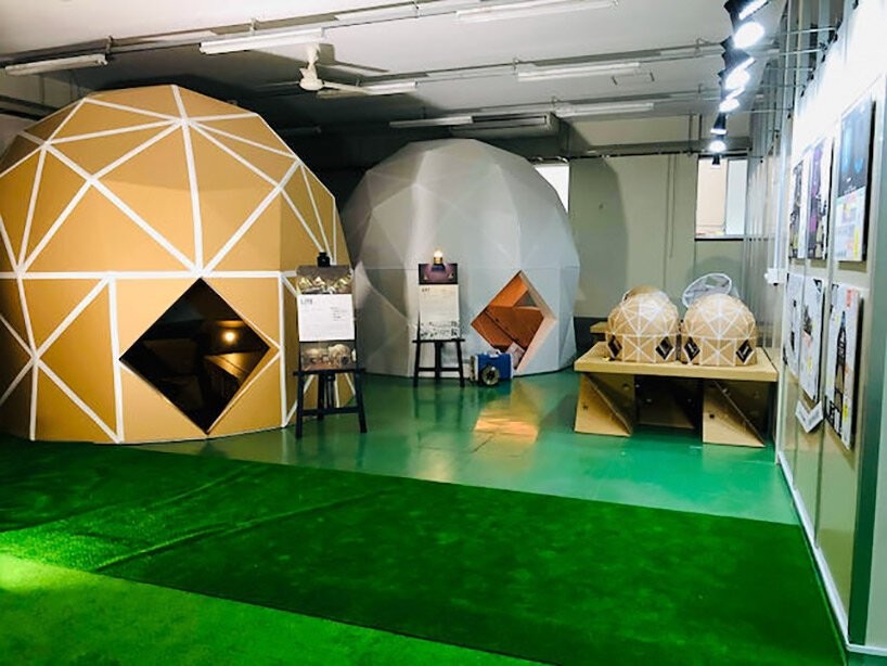 Casa pré-fabricada de cartão