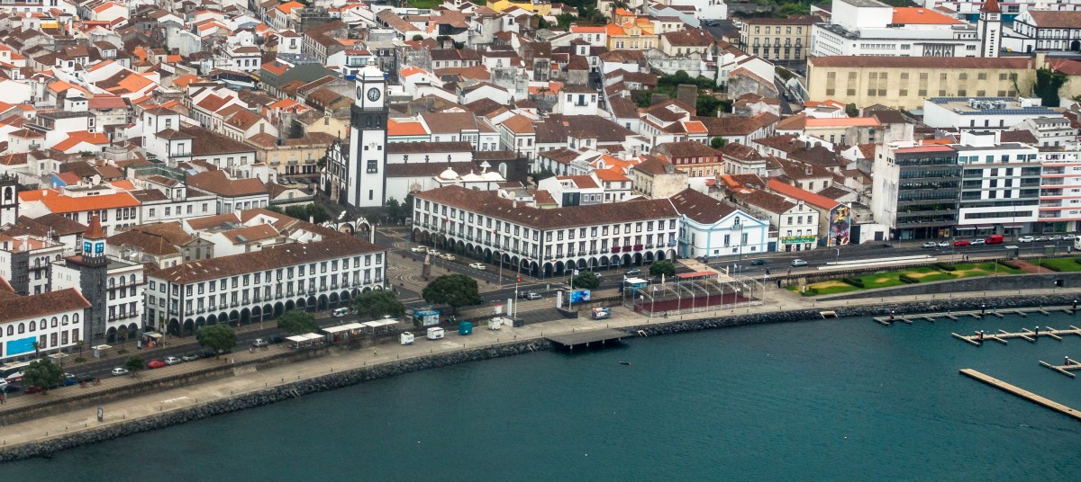 Viver em Ponta Delgada: um paraíso onde o imobiliário está ao rubro