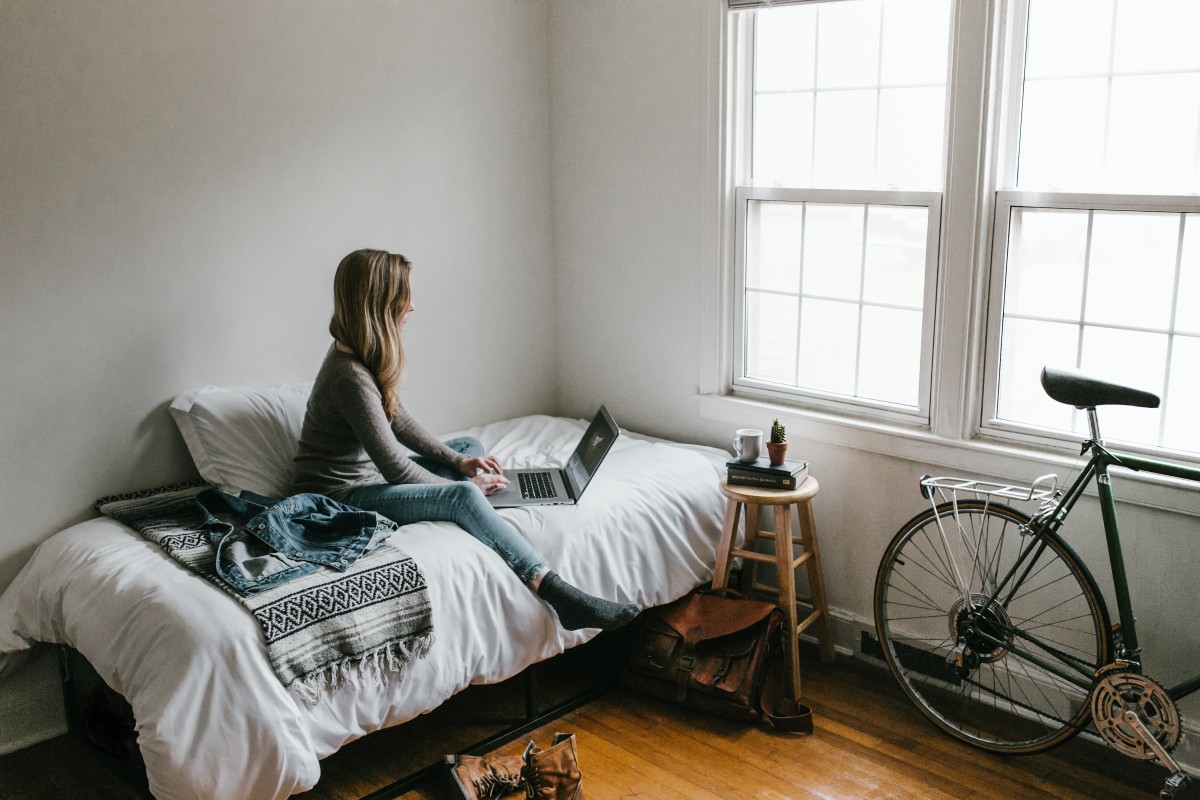 Secretária para quarto juvenil  Como organizar o quarto, Decoração de  casa, Interiores