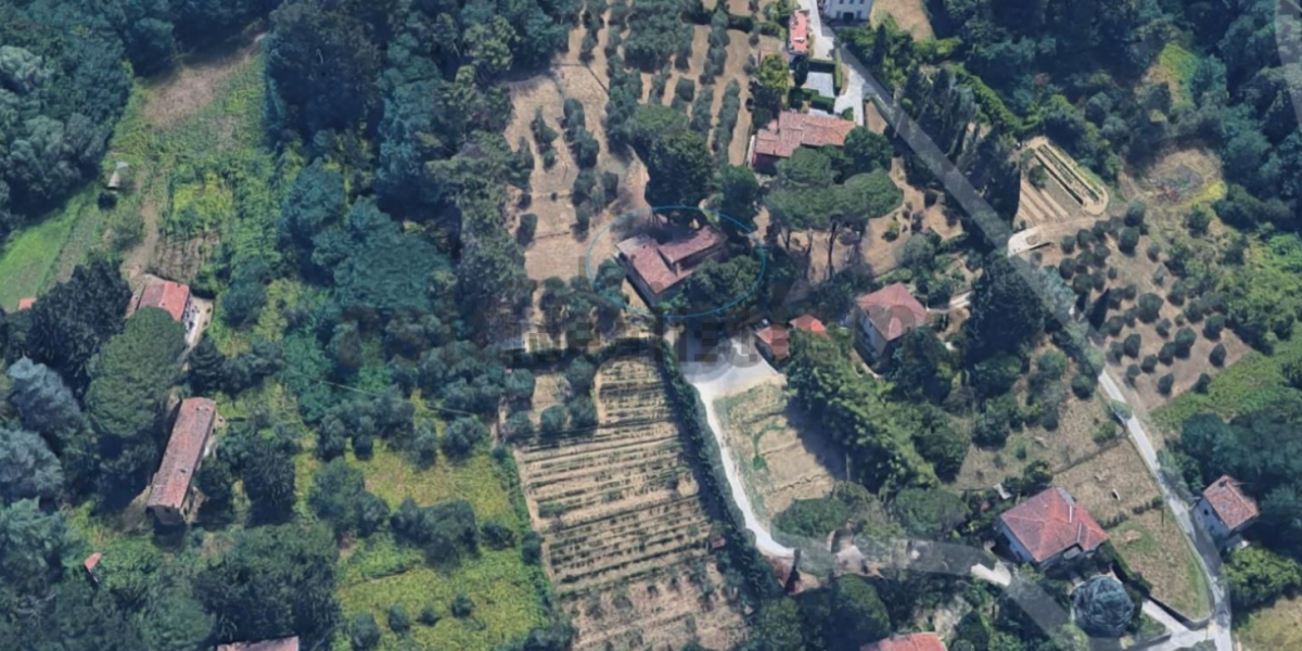Ir viver para a Toscana? Esta casa de campo está à venda por 238 mil euros