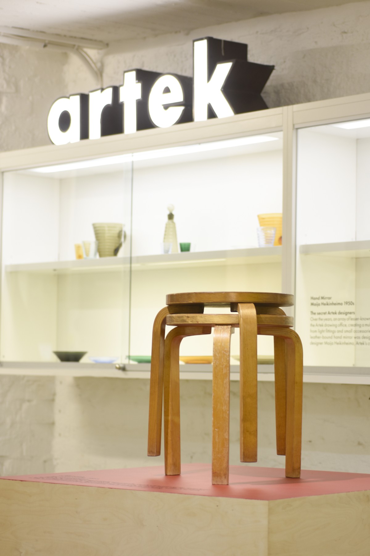 Stool 60 por Alvar Aalto