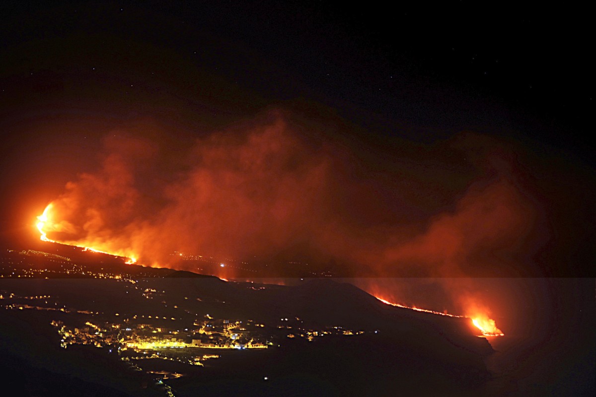 La Palma: lava do vulcão já engoliu casas e terras no valor de 248 milhões