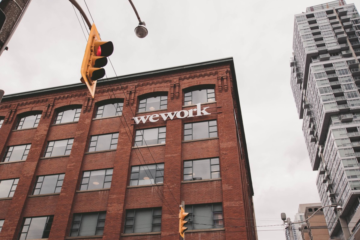 Empresa de escritórios partilhados WeWork estreia-se na bolsa