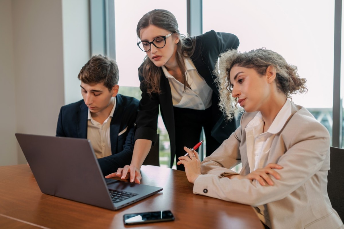 Trabalhadores e empresas: o que vai mudar na lei laboral
