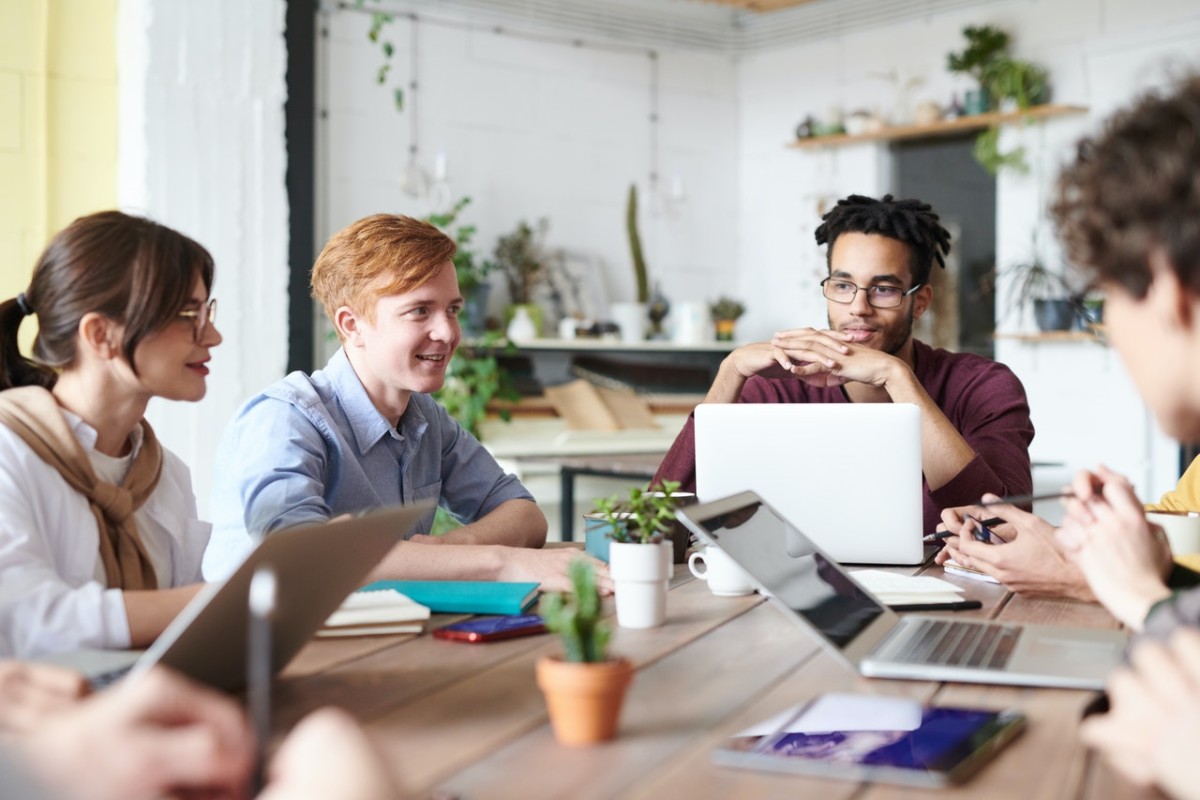 Trabalhadores e empresas: o que vai mudar na lei laboral