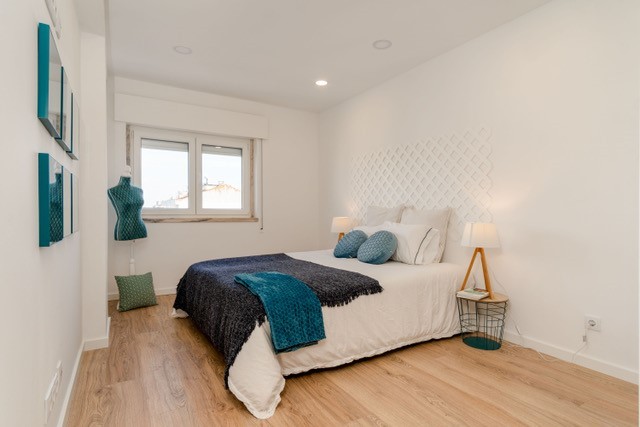 Nova moda: usar móveis de cartão para vender casas mais rápido