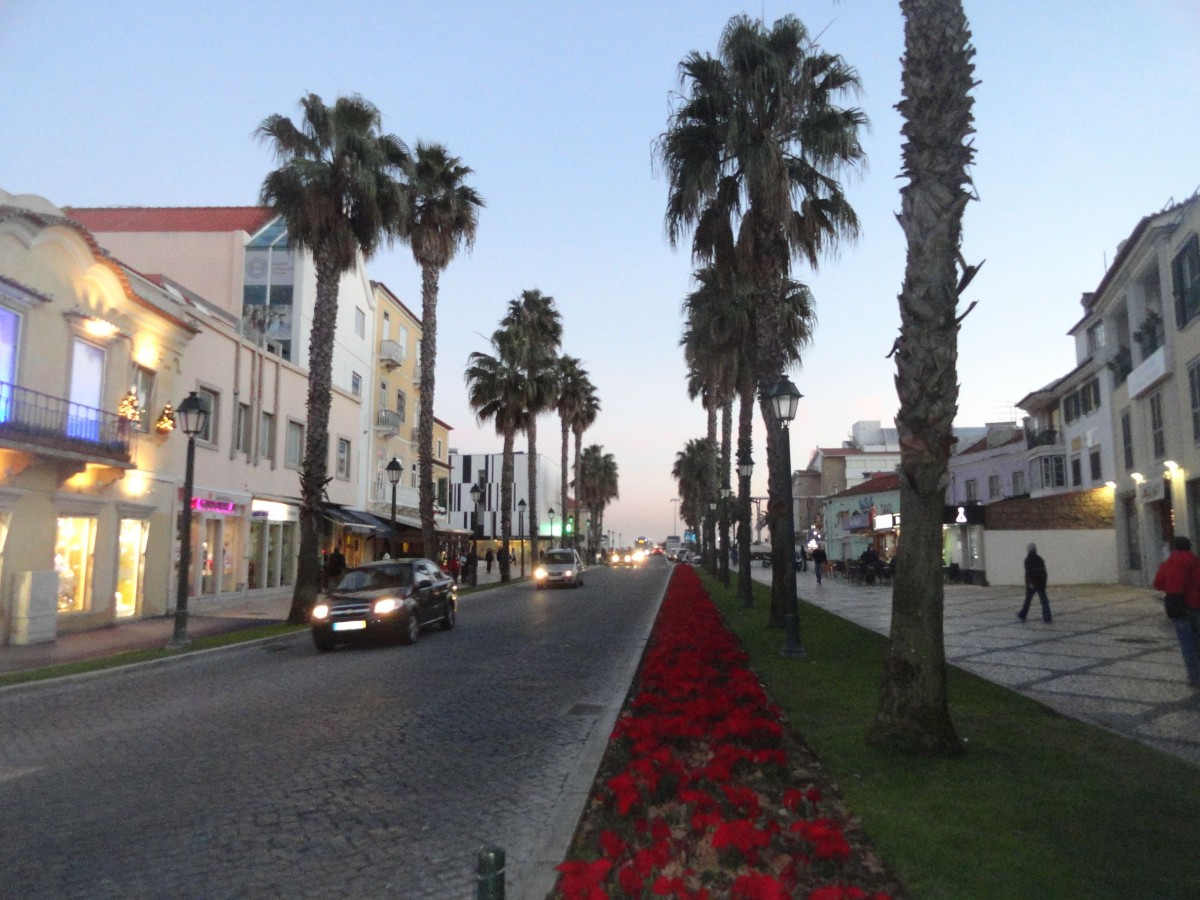 Estoril ist eine wunderschöne Stadt außerhalb von Lissabon