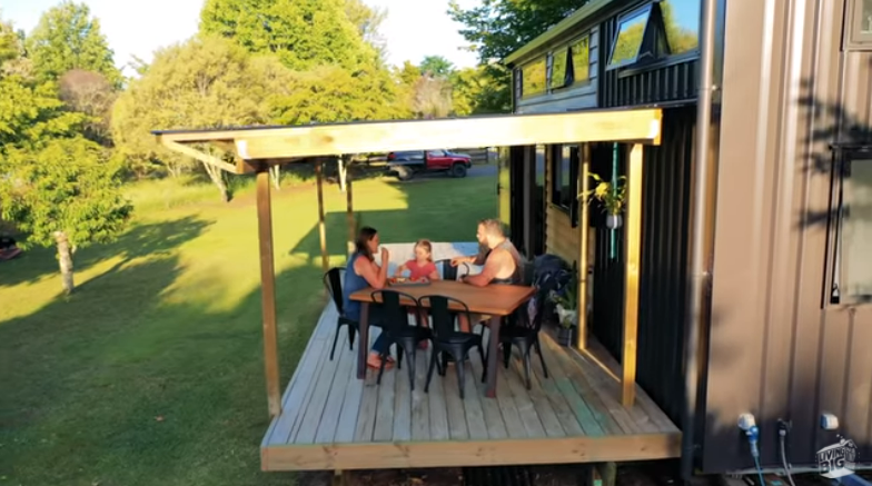 Casas pré-fabricadas com terraço