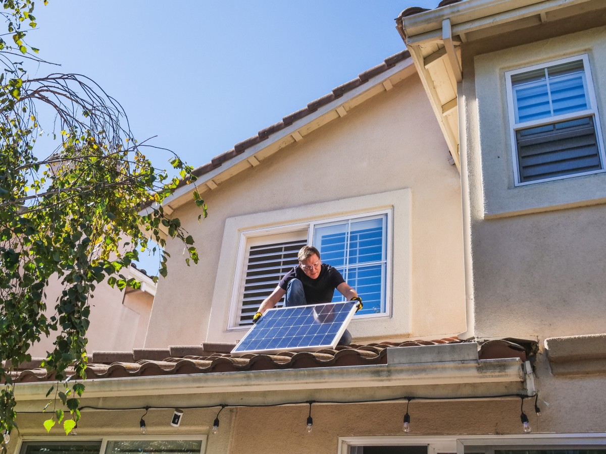 Painéis solares para poupar na luz