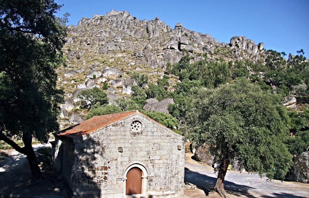 Ermida São Pedro de Vir-a-Corça