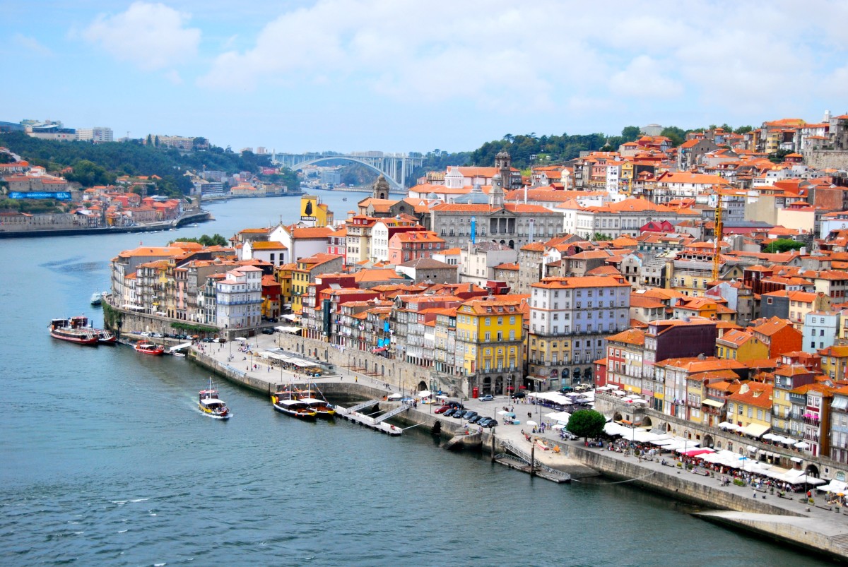 Porto comes in second for vegan/vegitarian establishments