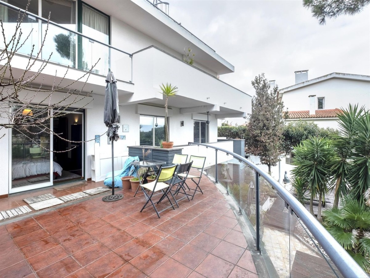 Ogni piano della villa ha un ampio terrazzo